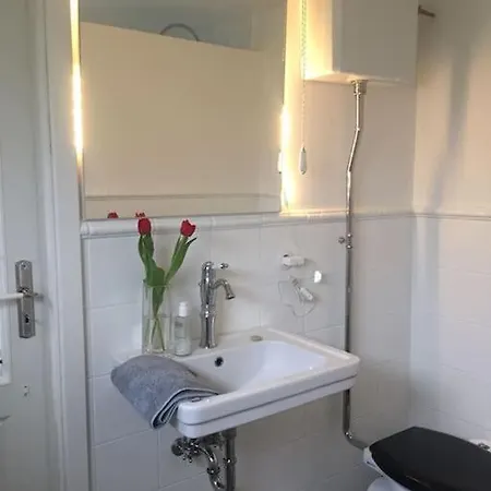 Seehaus Mit Kamin Und Hot Tub Крефельд