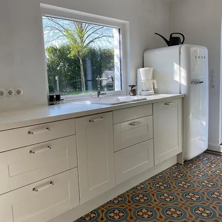 Апартаменты Seehaus Mit Kamin Und Hot Tub