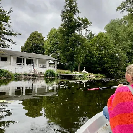 Seehaus Mit Kamin Und Hot Tub Апартаменты *